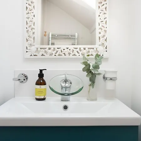 Mariners Cottage, Holiday home *