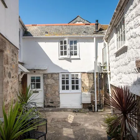 Shell Cottage, Holiday home *