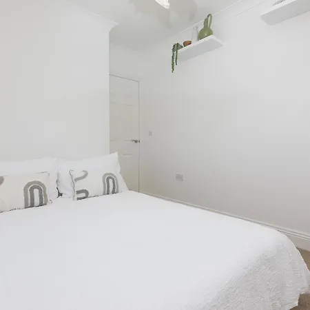 Seabreeze 3 - Seaview & Parking