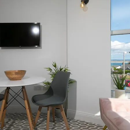 Seabreeze 3 - Seaview & Parking St Ives (Cornwall)