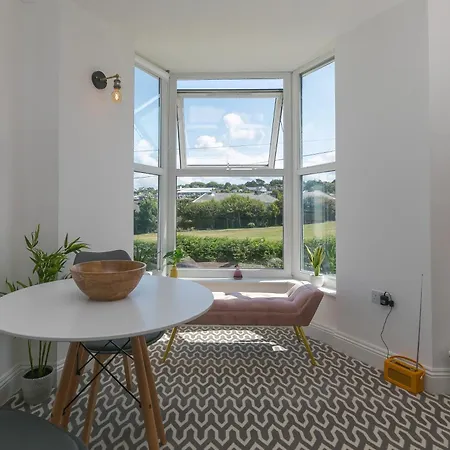 Seabreeze 3 - Seaview & Parking