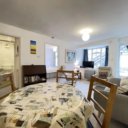 3 Redfern Court Holiday home *
