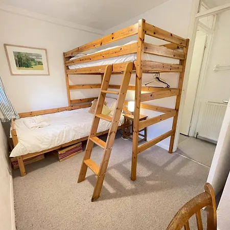 3 Redfern Court *