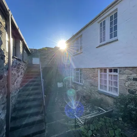 3 Redfern Court Holiday home *