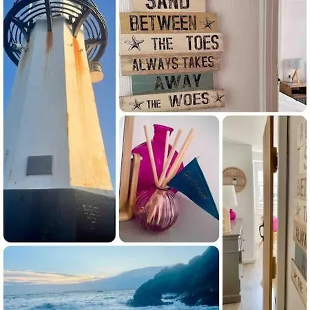 Sandy Feet, St Eia Street. Cosy + Parking Apartment