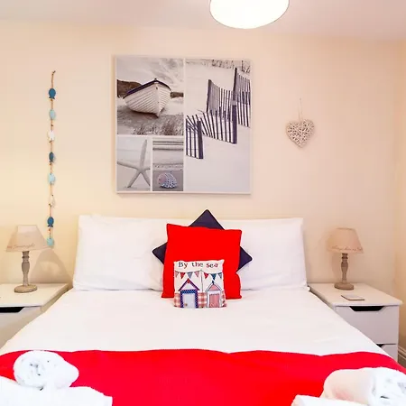 Baywatch - 2 Bed Holiday home