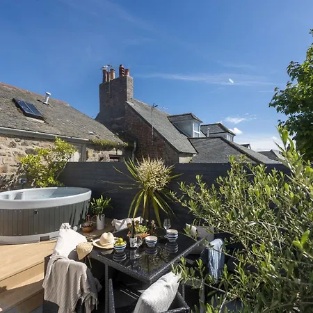Azenor House, St Ives (Cornwall)