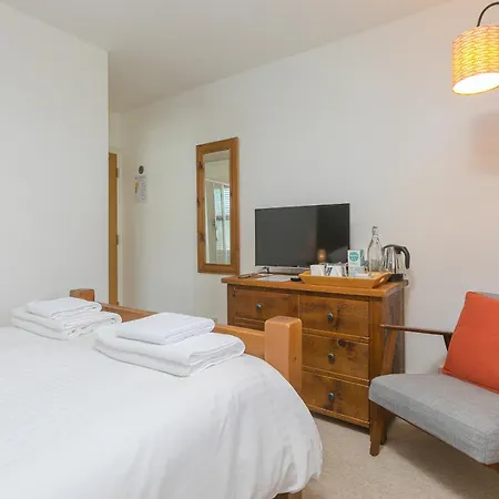 Oystercatcher 3* St Ives (Cornwall)