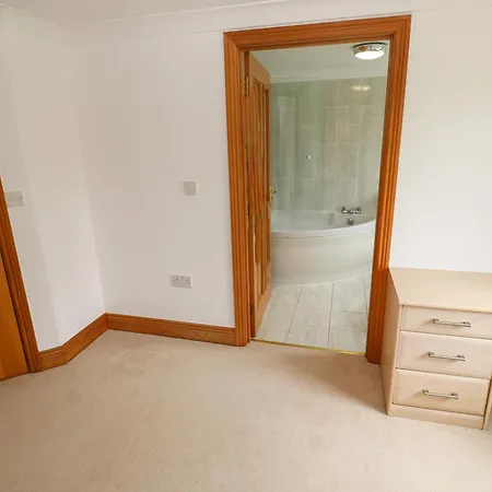 8 Manor Close Apartment St Ives (Cornwall)