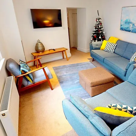 Holiday home Waves End *