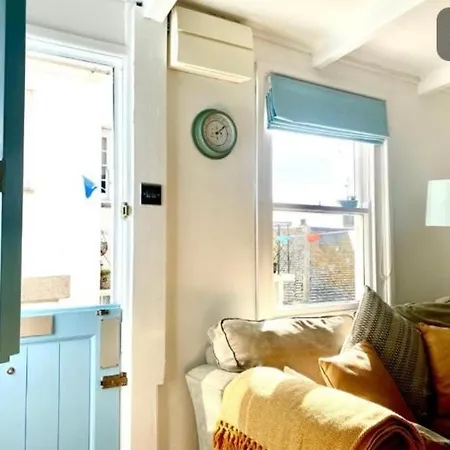 Cornish In Downalong, Holiday home