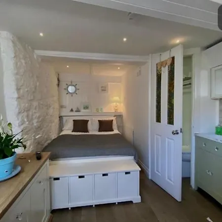 Cornish In Downalong, Holiday home *