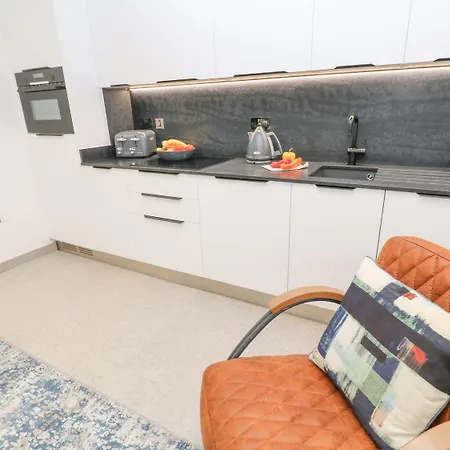 2a Salubrious Terrace