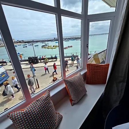 Apartment Premier 4 - Stunning Suite, Beautiful Sea Views