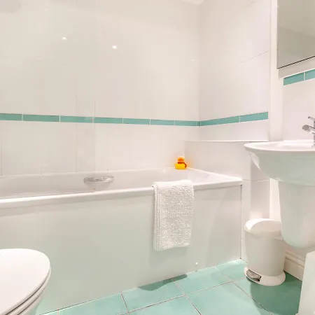2 Trevail Apartment *