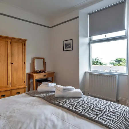Finest Retreats - No 6 Porthgwidden * St Ives (Cornwall)
