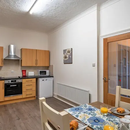 Finest Retreats - No 6 Porthgwidden Apartment *