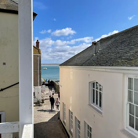 1 Sunnyside - Views Over The Harbour