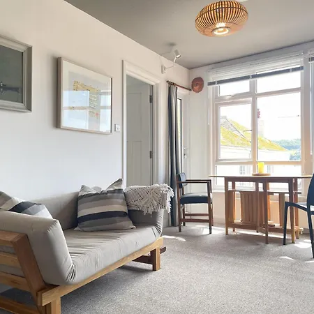 1 Sunnyside - Views Over The Harbour