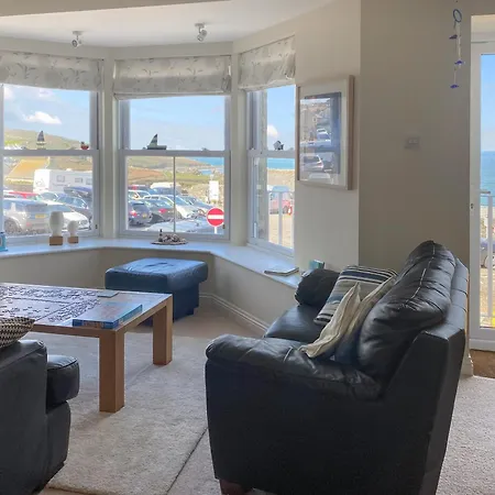 Apartment Ocean Breezes
