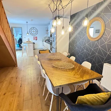 Holiday home Tregenna House: Refurbished Family Townhouse With Garden And Parking *