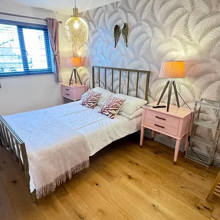 Tregenna House: Refurbished Family Townhouse With Garden And Parking St Ives (Cornwall)