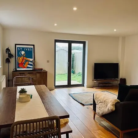 Family In With Parking! Holiday home St Ives (Cornwall)