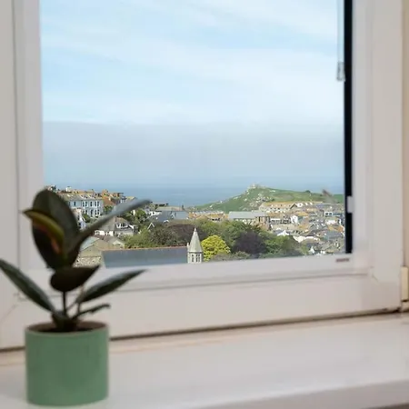 Skylar St Ives (Cornwall)
