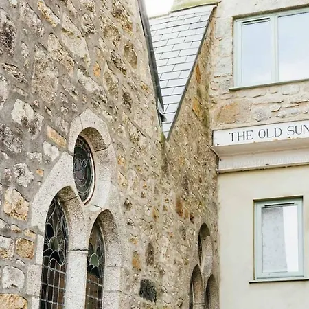 11 Sunday School Court Apartment