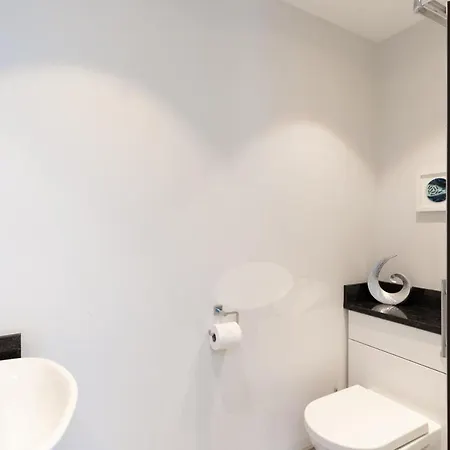 1 The Elms Apartment *