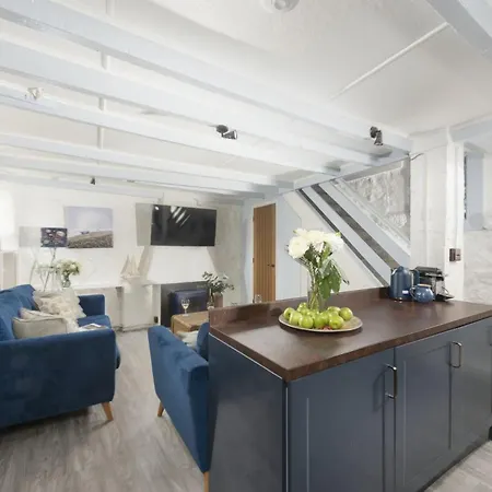 Mariners Cottage, Holiday home *
