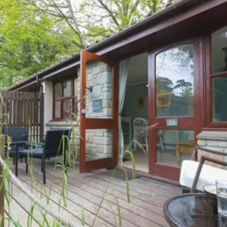 Rebels Retreat - 2-bed Nr & Hayle Chalet