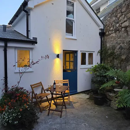 4 Tre Pol Pen, And The Wash Kitchen * St Ives (Cornwall)