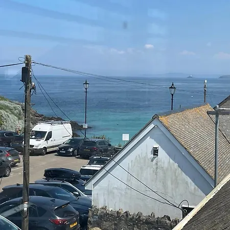 Double In House Close To Porthgwidden *