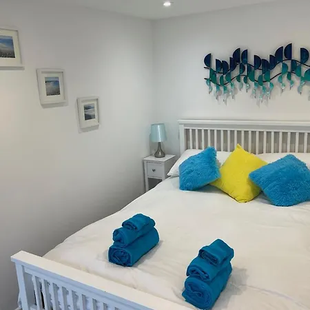 Double In House Close To Porthgwidden *