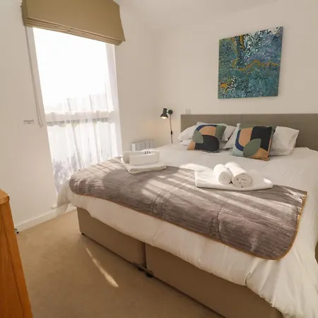 Una, 70 * St Ives (Cornwall)