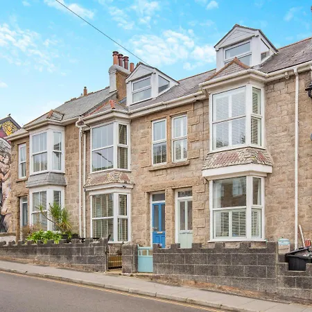 5 Holiday home
