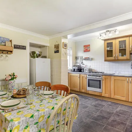 5 Holiday home