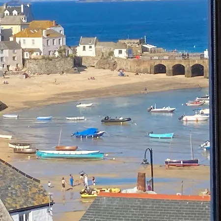 Admiral St Ives (Cornwall)