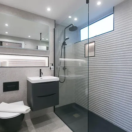 Louies Loft Apartment *