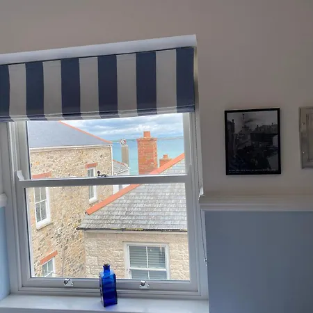 Apartment Little Dolly Sea View 2 Bedroom Apartment, Town, Dog Friendly