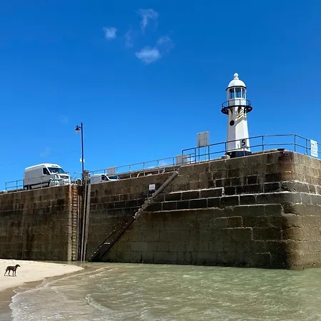 Little Dolly Sea View 2 Bedroom Apartment, Town, Dog Friendly