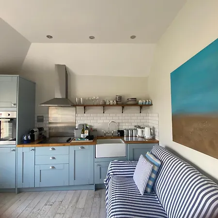 Little Dolly Sea View 2 Bedroom Apartment, Town, Dog Friendly St Ives (Cornwall)