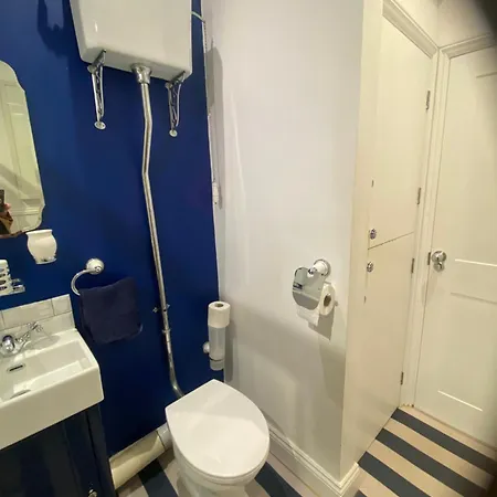 Little Dolly Sea View 2 Bedroom Apartment, Town, Dog Friendly