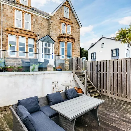 Zareba * St Ives (Cornwall)