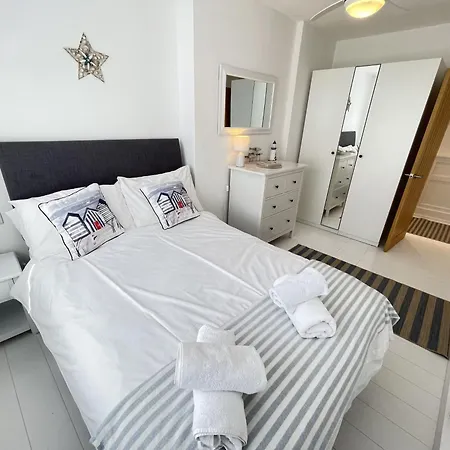 4 Hazelbury House - A Tranquil Hidden Gem