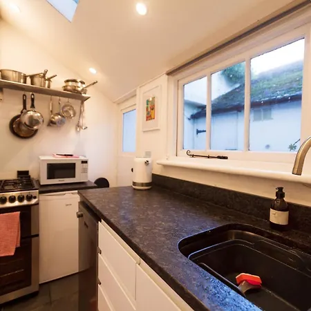 9 Mount Pleasant St Ives (Cornwall)
