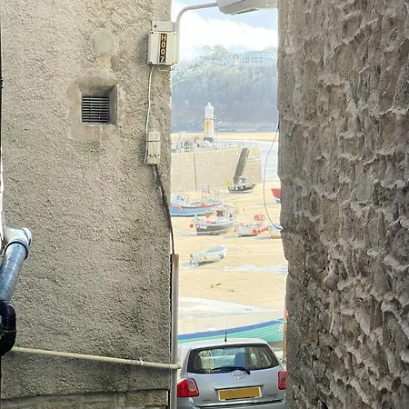 Lower Seaview St Ives (Cornwall)