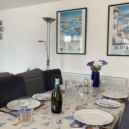 Flat 4, 10 Porthminster Terrace Holiday home *