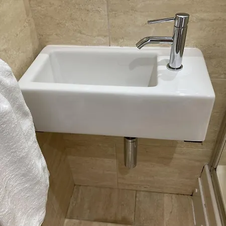 Flat 4, 10 Porthminster Terrace Holiday home